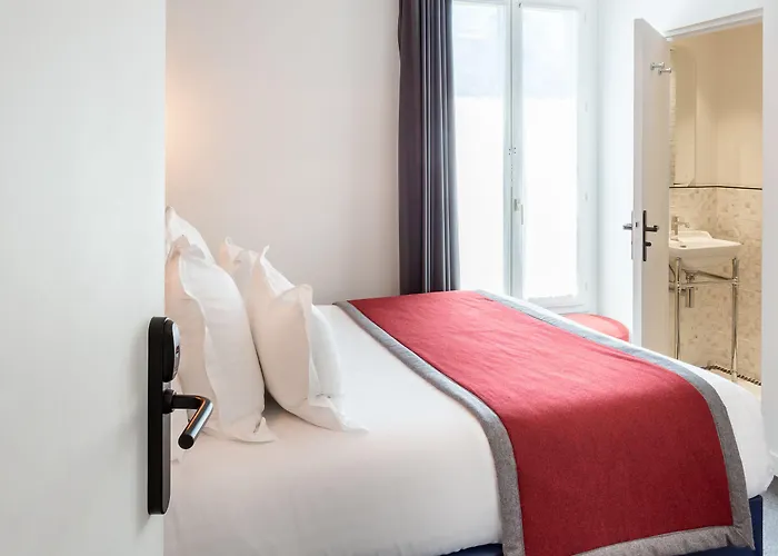 Clarisse Hotel