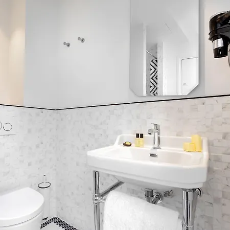 Clarisse Hotel Paris