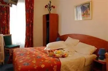 Clarisse Hotel
