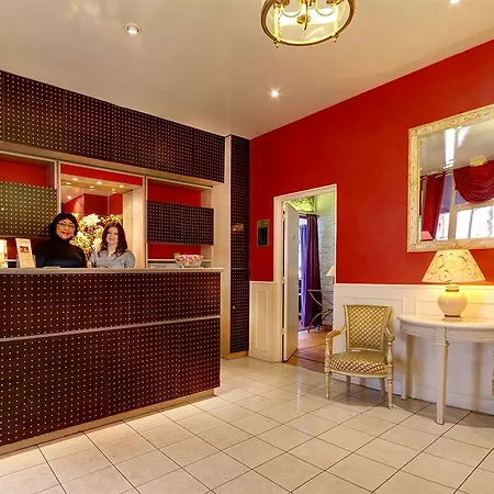 Clarisse Hotel